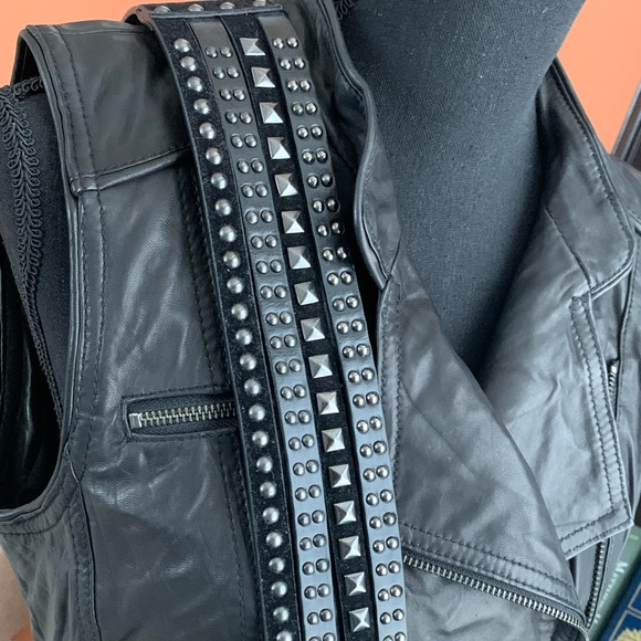 Beautiful 🤩 Xanaka Studded Belt - Picture 7 of 11